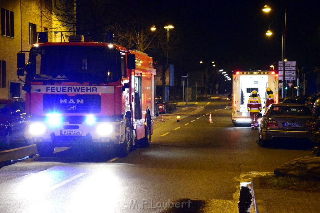 Feuer Hinterhof Garagen Koeln Hoehenberg Olpenerstr P147.JPG - Miklos Laubert